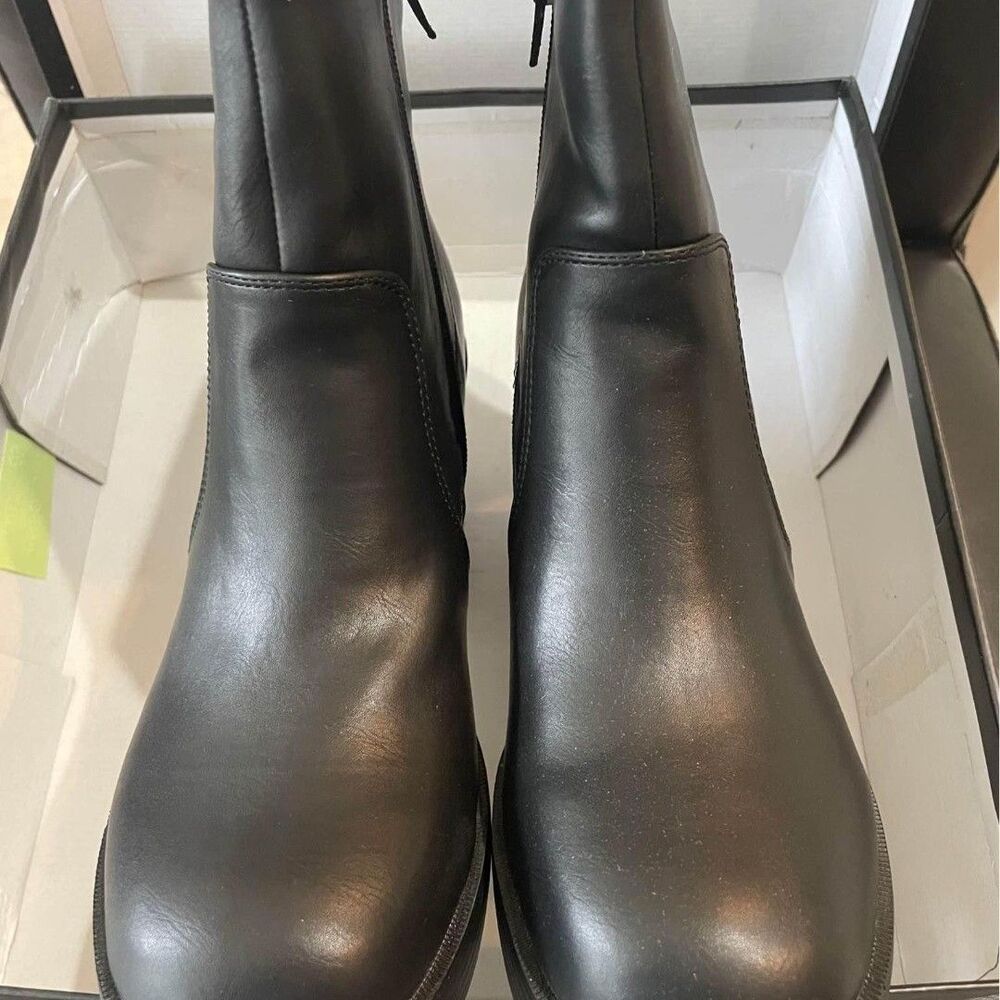 Mia McKenna Black Platform Boots New in Original Box Sz 8 Side Zipper